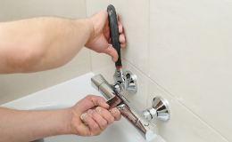 Comment débloquer un mitigeur entartré ou rouillé ?